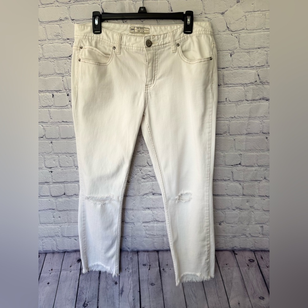 Free People Women's Size 30 White Distressed Ripped Cuff Skinny Leg Jeans Pant